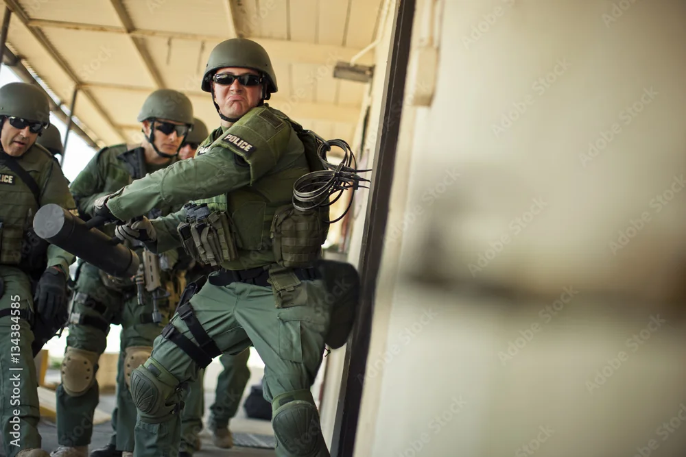 First-responder hearing protection visual in a demanding environment